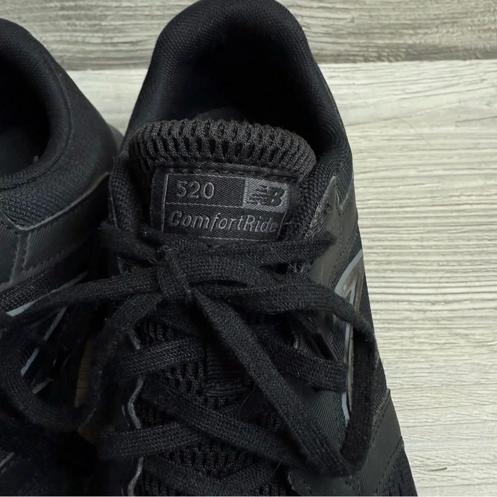 New Balance 520 Men's Black and grey Athletic Shoes size 11 wide 4E